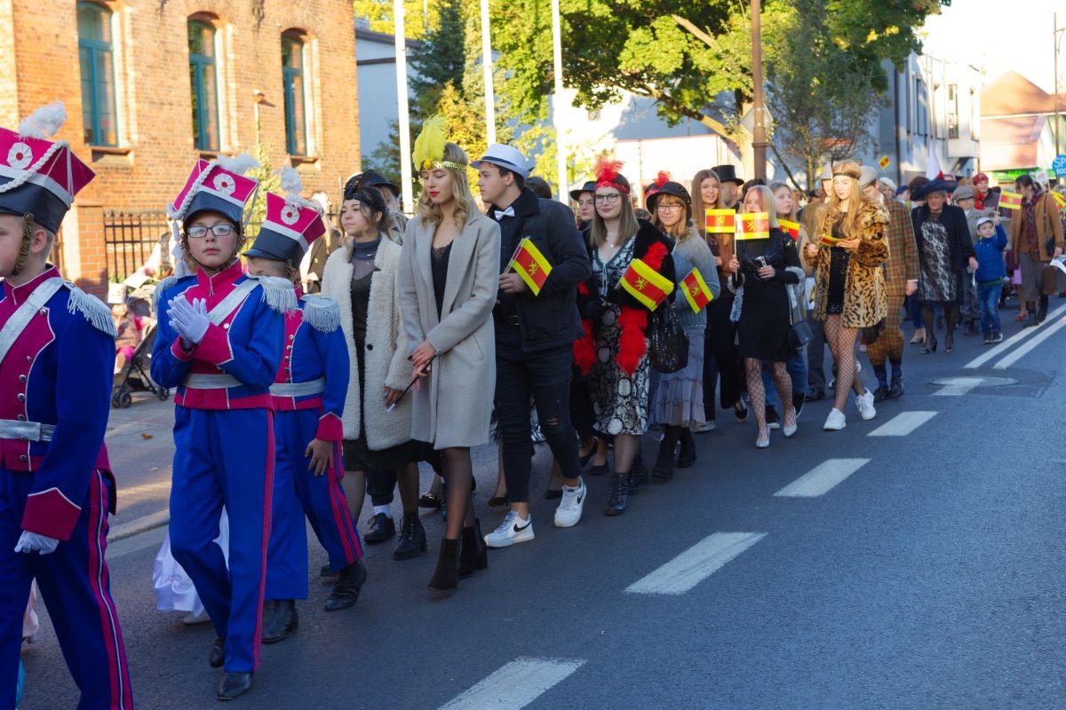 Zdjęcie: Historyczny korowód ulicami miasta