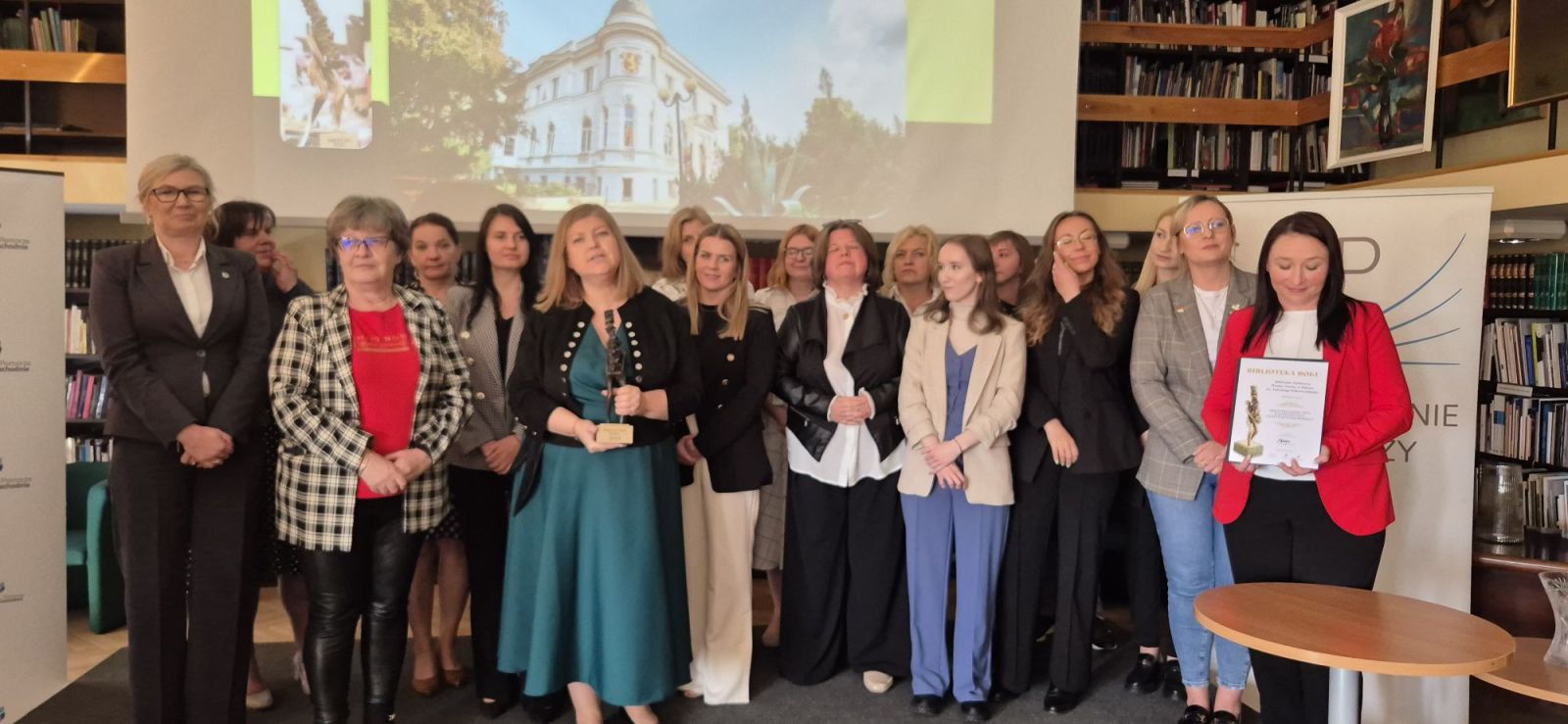 Zdjęcie: Nasza biblioteka zdobyła tytuł Biblioteki Roku 2024!